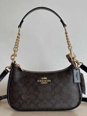 coach Teri Shoulder Bag In Signature Canvas